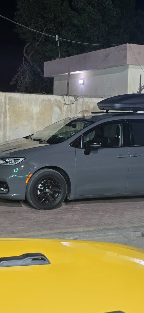 للبيع
كرايسلر باسفيكا CHRYSLER PACIFICA ✅

موديل 2023

رقم بغداد انكليزي بأسمي

حادث ربع الدعاميه وشوي الجاملغ موجود صور الحادث

#مواصفات تورنك L فول تجي عدا الفتحة :

1- بصمة تشغيل وابواب بصمة 5

2- هاند بريك بصمة كهربائي

3- محرك 6 سلندر 3600 بانزين

4- هيترات بالكشنات

5- رادر امامي وجانبي 

6- بيبان كهرباء ( تحكم ريمونت ) وبصمة أبواب 

7- صندوق كهرباء شفط بصمة 

8- رادار امامي خلفي بريك ذاتي توقف مانع تصادم

9- كشنات جلد VIP منفصل 7 راكب

10- مانع انزلاق 

 11- كشن خزن ميموري حركات 2

12- لايت لد الشكل الجديد 

13- تنبيه الخروج عن المسار 

14- تبريد مركزي ثلاثة قطع منفصل

15- تدفئه كراسي وستيرن تدفئة

16- تحكم استيرن فول 

17- اشاير بالمري وهيترات بالمري

18- تشغيل عن بعد 

19- كير ماوس 

20- مثبت سرعة 

21- منافذ USB و TiBC متعددة خلفية وامامية

22- حاكيات متعددة

للاستفسار هذا رقمي ***********

مكاني ميسان (العماره)
