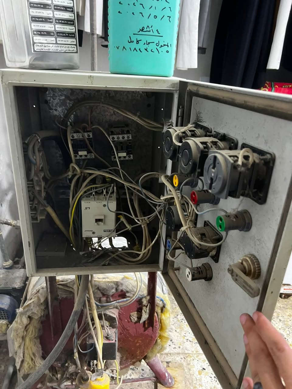 بويلر كهربائي فقط للبيع 
شغال ٣ هيترات 
موقعه ناصريه الشطره 
للاستفسار ***********
