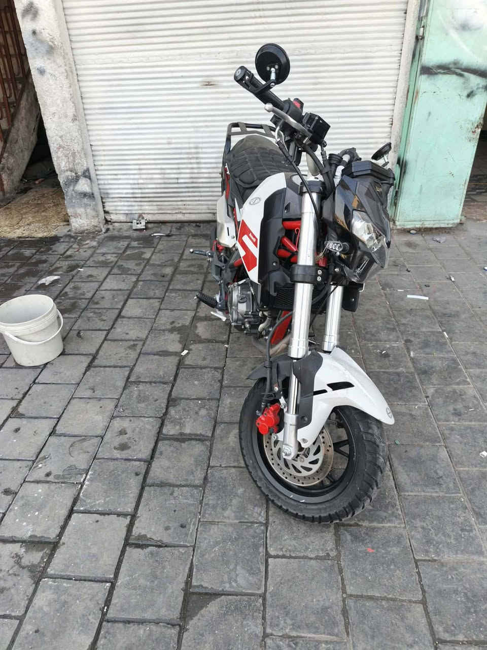 دراجة بنلي موديل 2022 بل سنوية بس نازلة بل 26 مرقم بغداد بسمي تحويل أي يوم يعجبك مكفولة كفالة عامة دراجة وكالة
أي نقص ما بيها السعر ( 2.150 ) بيها مجال بسيط للشراي 
مكاني بغداد مدينة الصدر ***********
