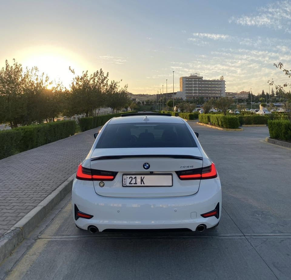 BMW 330I   2021
330i 2021 بدون صبغ
اللون :- ابيض      
الموديل :- 2021
المحرك :- 2.0 
ماشيه:  67000 mi  

اهم شي سيارة بدون صبغ 
فقت مكانين صغير بارد 
ارباك ستيرن و دشبول مبدل بلادي
سيارة هواية نضيف 
كلشي مال شريكة
بشرط تحويل و غرامة
 
ارخص سعر- 240$

✅***********
مكان سليمانية✅

##👇
شاشه كبيره نفكيشن
وَيْل 20
-بصمة تشغيل 
- محرك 2000 cc
‏- بصمة ابواب
- غرفه جلد اسود    
- مقاعد مخمل
- شاشة لمس
-كامرة خلفية 
- بلوتوث 
- اي بي اس                                                            
- تحكم ستيرنج كامل
- مانع تصادم  
-  اضوية LED
-رادار امامي 
- مثبت سرعة 
- نظام EV mode +نظام Sport mode
- نظام توفير الوقود ECO
- نظام النقطة العمياء
- نظام تحديد المسار
- مانع تصادم
- مانع انزلاق
- شاحن هاتف لاسلكي
- هاند بريك بصمه 
-فتحة سقف

ارخص سعر- 240
✅***********
مكان سليمانية✅
