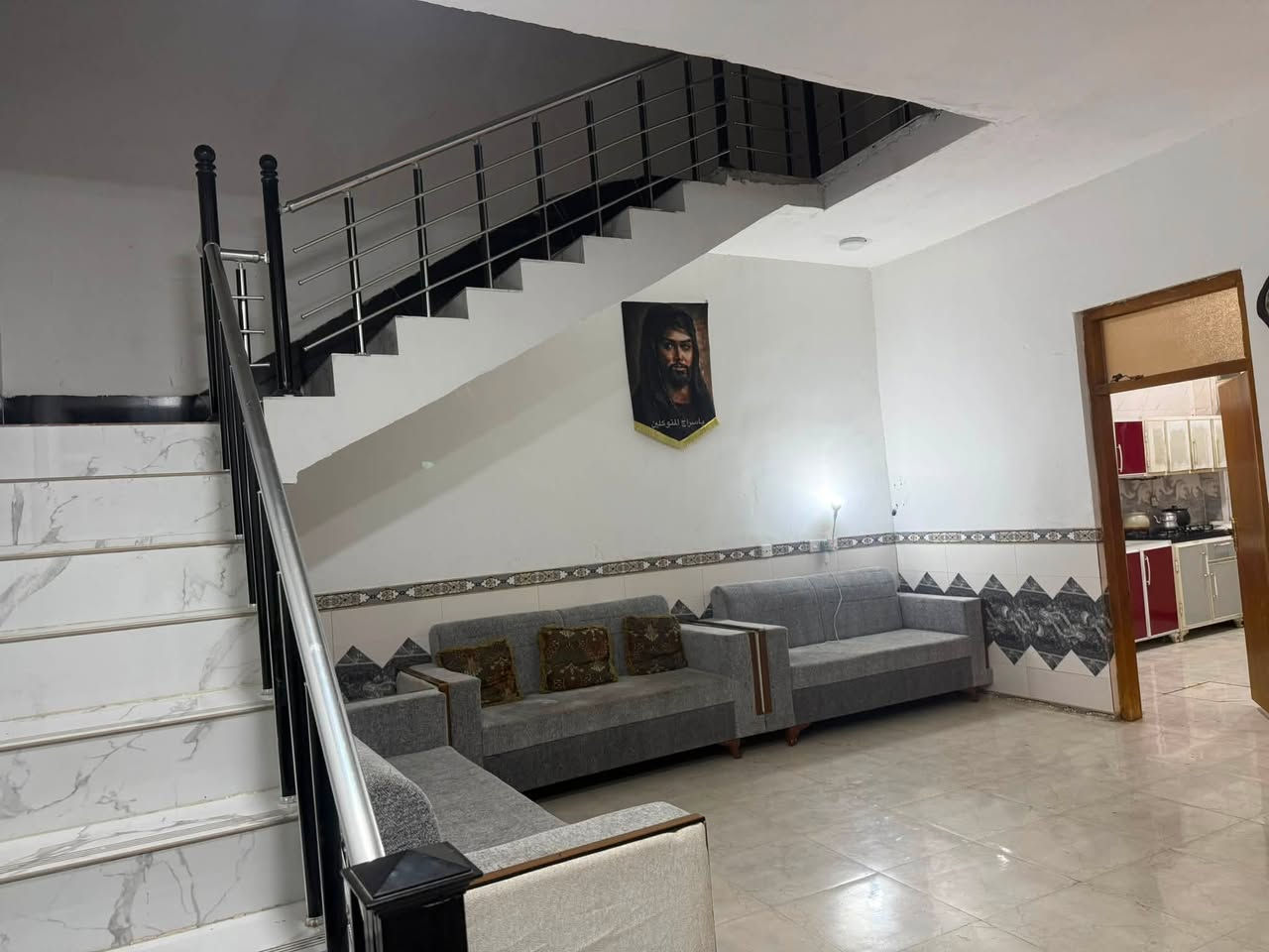 دار سكن طابو زراعي في حي ( الزهراء ) 
بجانب معمل ( الثلج ) 
مساحة / ١٥٠ م 
مجاري - ماء - كهرباء 
بناء حديث 
يحتوي على ( غرفتين نوم ) 
بناء ابلوك - صب كونكريت 
عرض الشارع ( ١٠ ) م 
مشمول بقرار التطويب ( ٣٢٠ ) 

للاستفسار مراجعة مكتب ( غيدان ) للعقار  
واسط - الزبيدية - مقابيل حي ( الصناعي )  
***********  
*********** محمد سيد غازي
