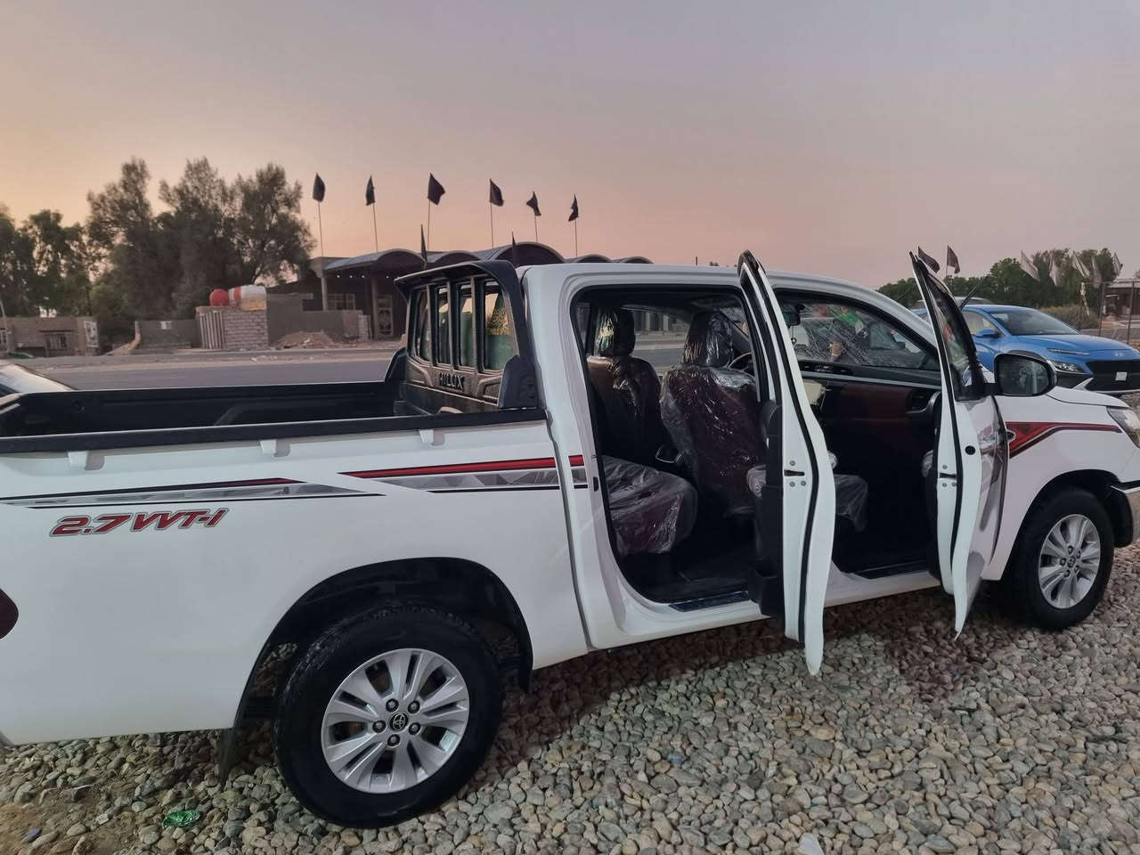 سلام عليكم
بيكم تيوتا موديل ٢٠٢٣ 
رقم أربيل جديد تحويل او وكالة 
ساز فول 
بية بارد بسيط بالجاملغ جه السايق الأمامي 
السعر ٢٦٥ 
المكان بابل الشوملي 
الاتصال ***********
