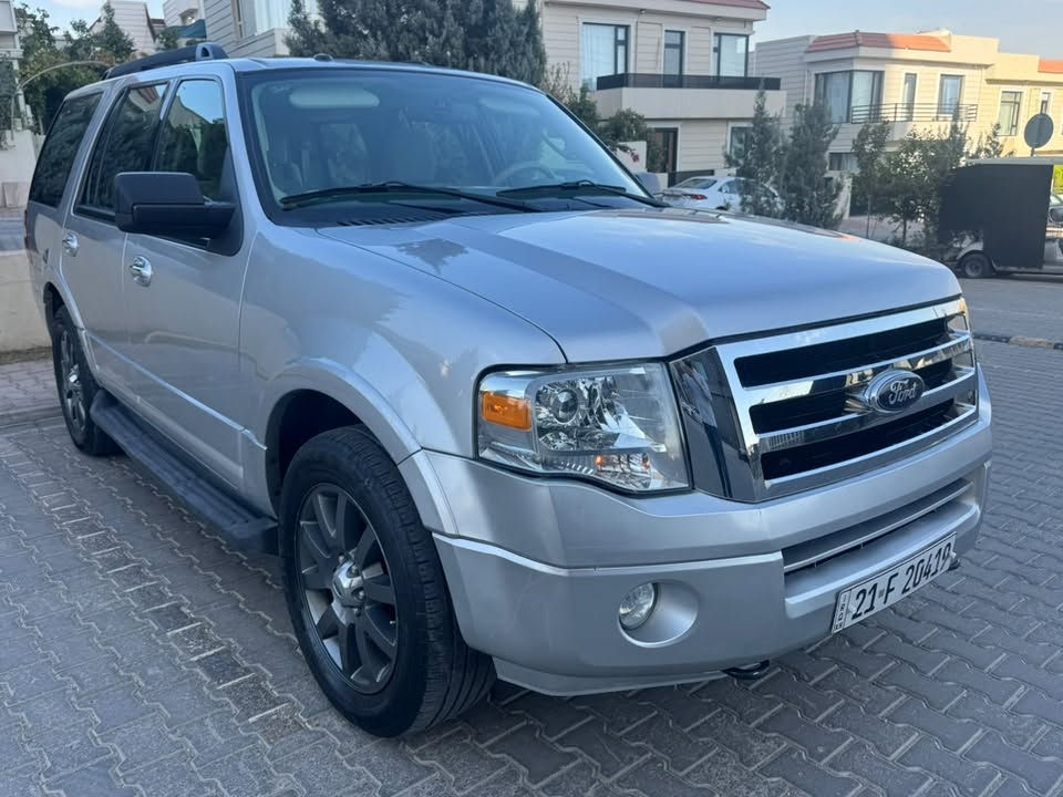 اكسبيديشن • XLT • ٢٠١٢
