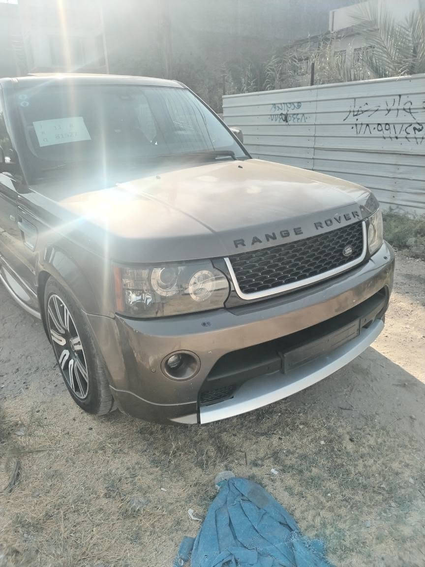السلام عليكم
Range Rover Sport HSE Autobiography،

للبيع او مرواس حسب القناعه رانج روفر سبورت  محرك بلادي ٨ سيلندر العادي المرغوب السيارة فول مواصفات Range Rover Sport HSE Autobiography  داخل قرمدي بس الكشنات الاماميه يرادلها دوشمه  حكم السنوات مال عمر السيارة...
كير محرك صدر جكات كلها عل الفحص وشرط الفحص...
السيارة رقم بغداد مشروع دولي ب اسمي شخصيا.. بس بعدني مامثبت اللوحات الدوليه مالتها لعدم التفرغ..
السيارة نصبتها كلش حلوه بالشارع..
البنيد بي جراد خفيف كما موضح بالصوره...
اخوان السيارة قابله للمرواس حسب القناعه...
السعر بشدة وبيها مجال بسيط بعد الفحص والاقتناع..
السيارة متواجدة في بغداد جانب الكرخ منطقه العامريه....
متواجد على الخاص او الاتصال على الرقم ***********...
تحياتي للجميع.. بغداد, العراق
