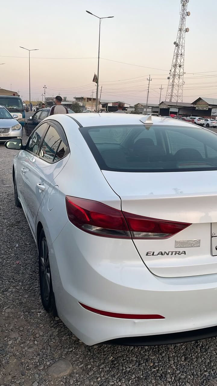 للبيع Hyundai Elantra 2018 🤍

✨ نظافة استثنائية — مال بيت
🔹 موديل 2018
🔹 لون أبيض
🔹 محرك 2000 DOHC
🔹 كير AT
🔹 السيارة نظيفة جدًا جدًا ومرتبة
🔹 استخدام شخصي ومحافظ عليها
هذا الشاصي 5NPD84LFXJH343839 
ضرر سطحي بيها باب سايق و جاملغ صبغ 
✅بدون دواخل 
✅بدون ايرباك
📍 الموقع: الحمدانية

💰 السعر: 115$ و بيها مجال بسيط
السيارة مثل ما مبينة بالصور، النظافة تحچي عن نفسها.

للتواصل :***********
