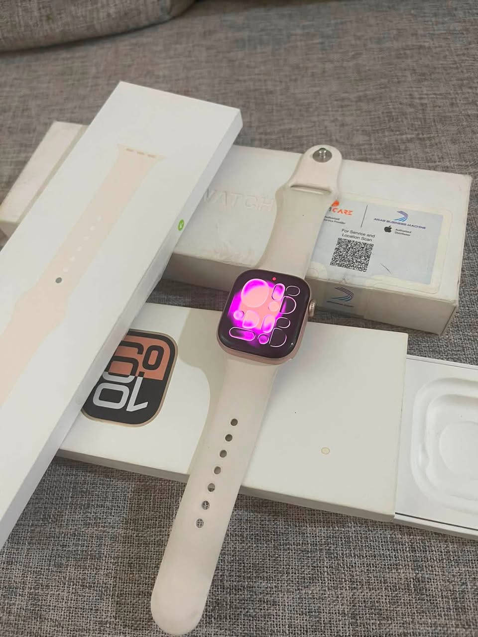 ساعه أبل ⌚️ جيل 10
لون كولد شمباني🤞🏻
                  جيل 10🔥🔥
حجم  4️⃣2️⃣  ⛩️
بطاريه. 9️⃣7️⃣🔋
نظافه  1️⃣0️⃣0️⃣🛁
             ذاكرة  6️⃣4️⃣👉👉
         كامل الملحقات 
ضمان abm
مركز سيمو المايسترو دورة شارع الصحه 
 ***********  واتس اب للحجز
توصيل لجميع المحافظات
