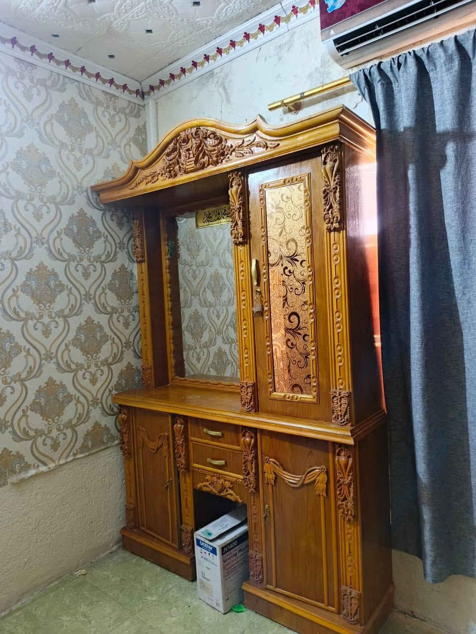 غرفه نوم كامله الخشب الصاج القوي العراقي 
مستخدمه للبيع للاستفسار اتصل على الرقم ***********
