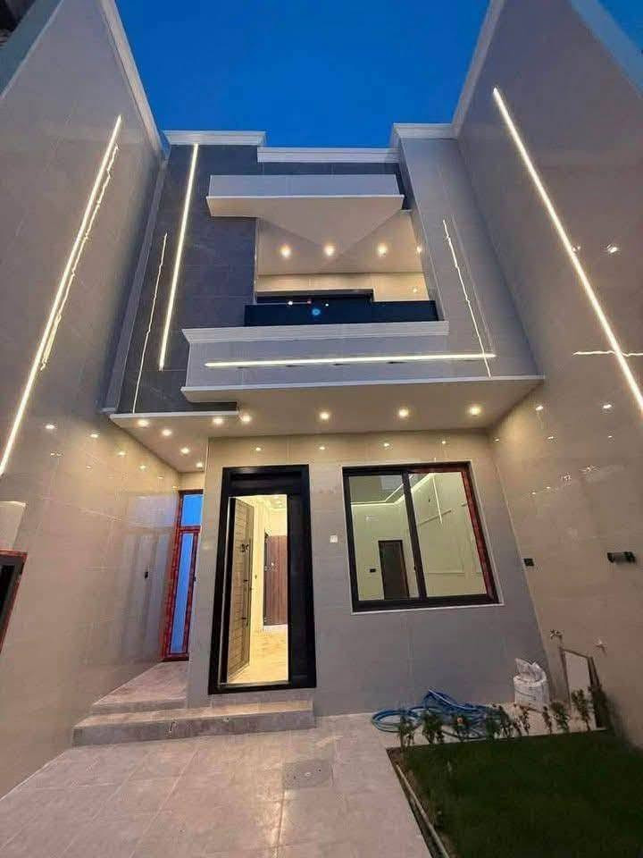150 متر  🏠 350 مليون وبي مجال 

الواجهه 6م النزال 25م محتويات
 الدار على كراج وحديقه 

وصاله  ضيوف ومطبخ ومناورر 2 
 وهول وحمام غرفه نوم 

الطابق الثاني 4 غرف نوم  و 3 حمامات
 
حي الجهاد ديوان المخابرات شارع عريض وهادء
السعر مناسب ‏‪***********‬‏ 📞 بي واتساب

