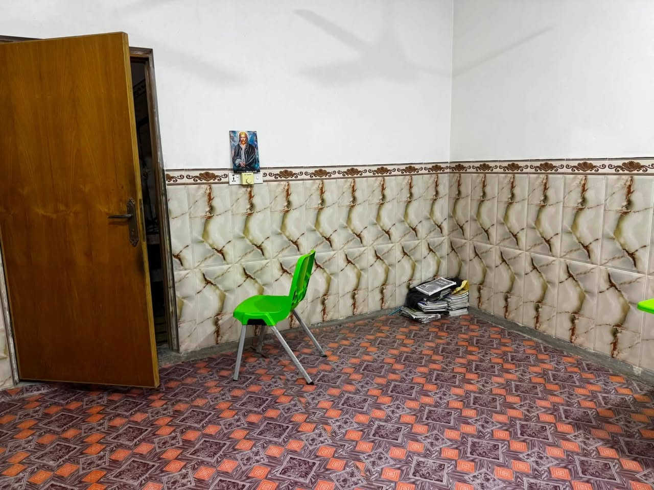 ياالله
السلام عليكم
يعلن مكتب الخبير للعقارات
وجود دار زراعي للبيع مساحه 150م 
موقع الدار الدوب خلف العمارات 
يتكون من  غرفه صاله مطبخ استقبال صحيات داخليه وخارجيه

السعر// 55مليون بي مجال بصيط
للاستفسار الاتصال ***********
