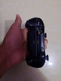 جوستك Xbox one بي بس RB مكسورة الباقي كله شغال وياه بطارية منتهية