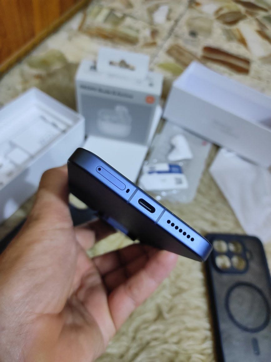 سلام عليكم اخوان جهاز شاومي 17Tpro جهاز مكفول نضافه ١٠٠ب١٠٠ ذاكره 512بطاريه 100 كامل ملحقاته الاصليه مع سماعه غير مستخدمه ولاسق حمايه زجاج اصلي وكفر اضافي ايضا اصلي جهاز معروف سعره ومكانيته للبيع او مراوس مكاني بغداد مدينه الصدر توصيل ماعندي للاستفسار اخاص او وات ساب ***********
