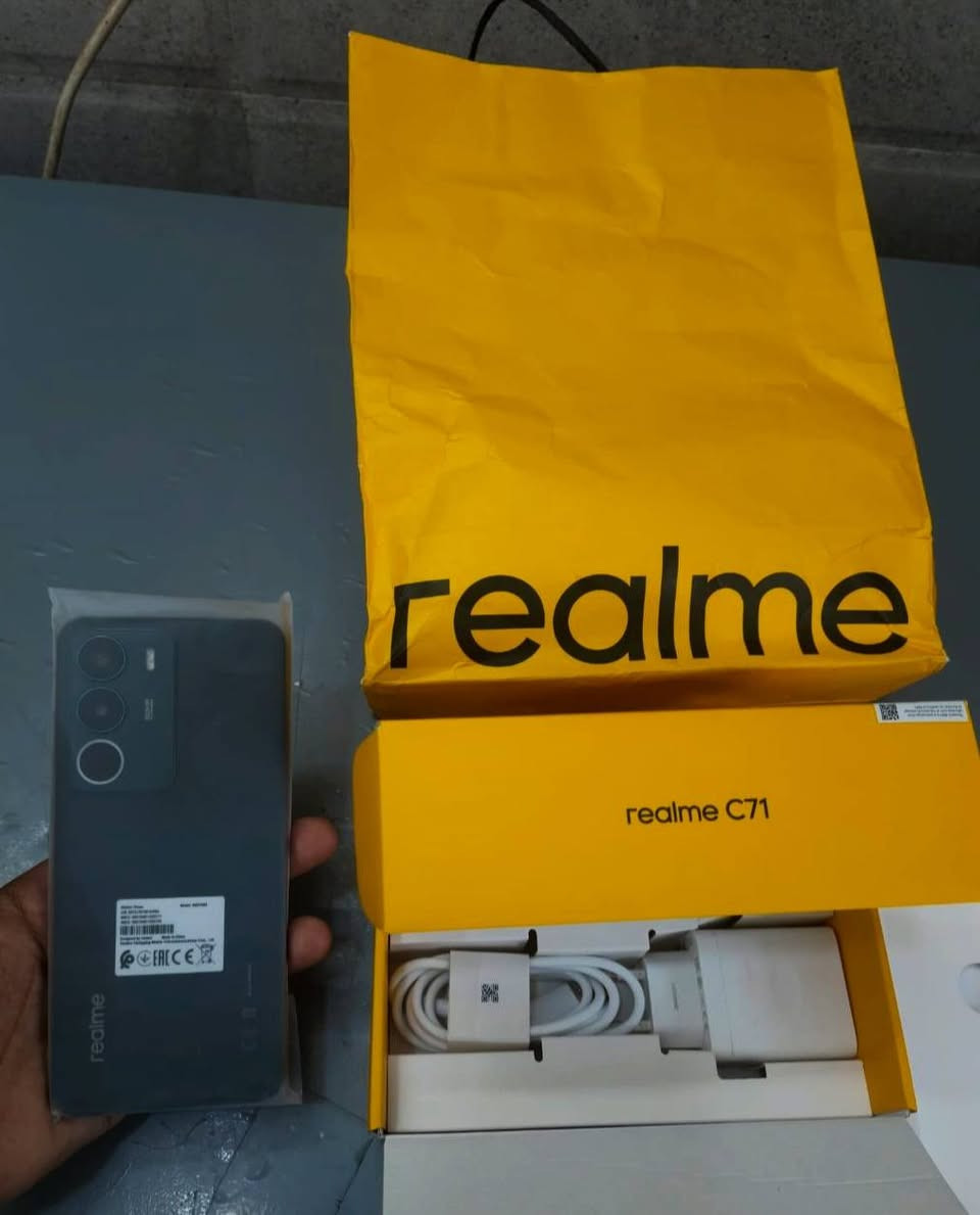realme C71
*الجهاز نضيف 100% مابي شي*استعمال شهر فقط*جديد بل جيس ما داخل  صيانه الجهاز فتح كارتونة 🌹

*المواصفات:*
*الشاشة*: 6.67 بوصة LCD، دقة HD+ ‏1604×720، تحديث 120Hz
*المعالج*:Snapdragon    T7250 اقوى معالج
*الرام*: 24GB
*التخزين*: 256GB
*الكاميرا*: 64MP + 12MP + 12MP خلفية | 10mp امامية
*البطارية*: 6300mAh - شحن سريع 45w 
*بصمة*: صفح مع زر تشغيل الجهاز
*النظام*: محدث لاخر اصدار 2026  اندرويد 16
*يدعم*:90 فريم ببجي ثابت
مكاني بغداد الكاظمية
سعر الجهاز: 200 الف 
*********** 
يوجد خدمة توصيل بغداد وكل المحافظات العراق
