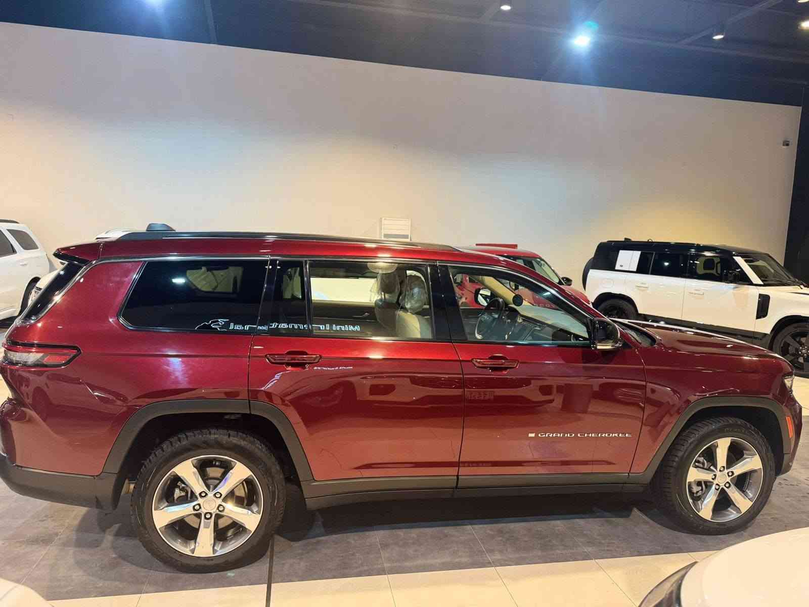 جيب 7 راكب مكفول موديل 21 سعر 290$ اتصال***********
