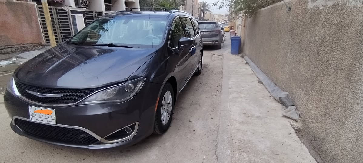 السلام عليكم
باسيفيكا مواصفات تورنج ال معروفة 2019 حادث سطحي بنيد وجاملغ أمامي صفحة السايق اهم شي بدون ايرباك السيارة بيها منظومة غاز ايطالية تانكي ٨٠ لتر يعني انسة البانزين والدوانز رقم بغداد بأسمي مكانها بغداد حي اور موبايل *********** واتساب سعرها مناسب ١٧٥
