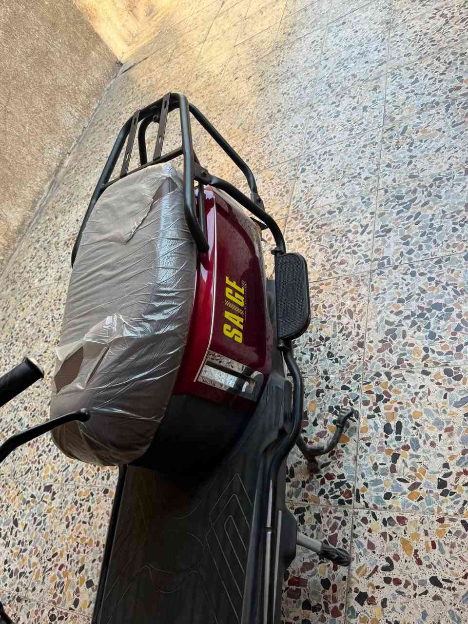 السلام عليكم دراجة شحن  سعرها 750فول مواصفات تجي ٦ بطاريات كبار
ملف ٢٠٠٠
لايت زنون عالي ناصي
اشاير يمنة يسرة 
نضام P
بريكات امامي خلفي 
شاحنة الأصلية مالتها 
الدراجة تجي ٣ سرع طيارة 
شاشة ايباد 
الدراجة تجي مدرعة بلكامل 
مكاني بغداد حي العامل رقمي ***********
