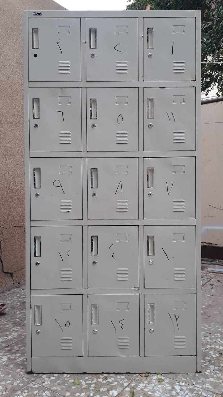 لوكر حديد • بدون مفاتيح • نجف