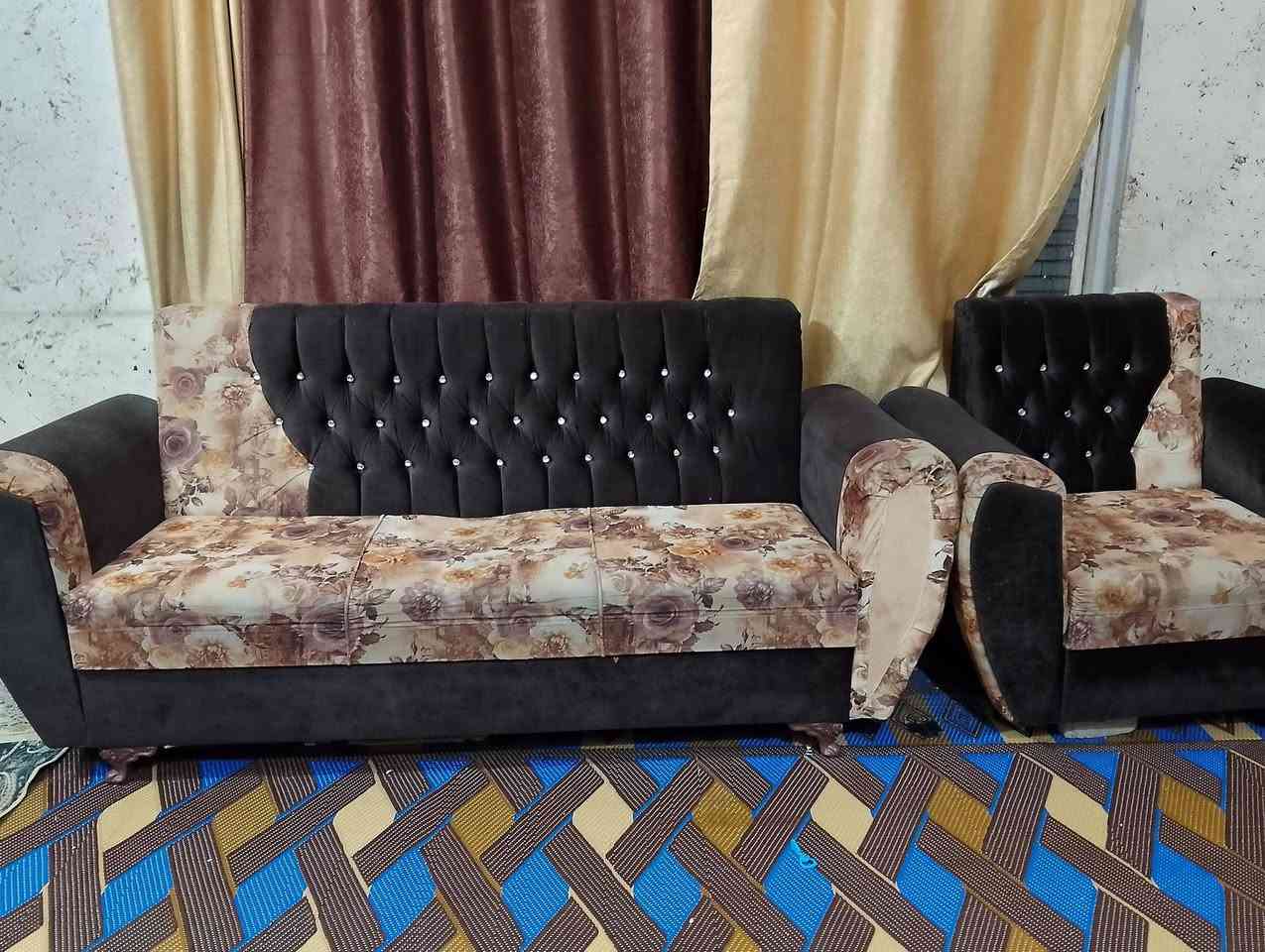 قنفات البيع بيهن ضرر قليل عشره مقاعد سعر 150 بيهن مجال رقم الهاتف ***********
