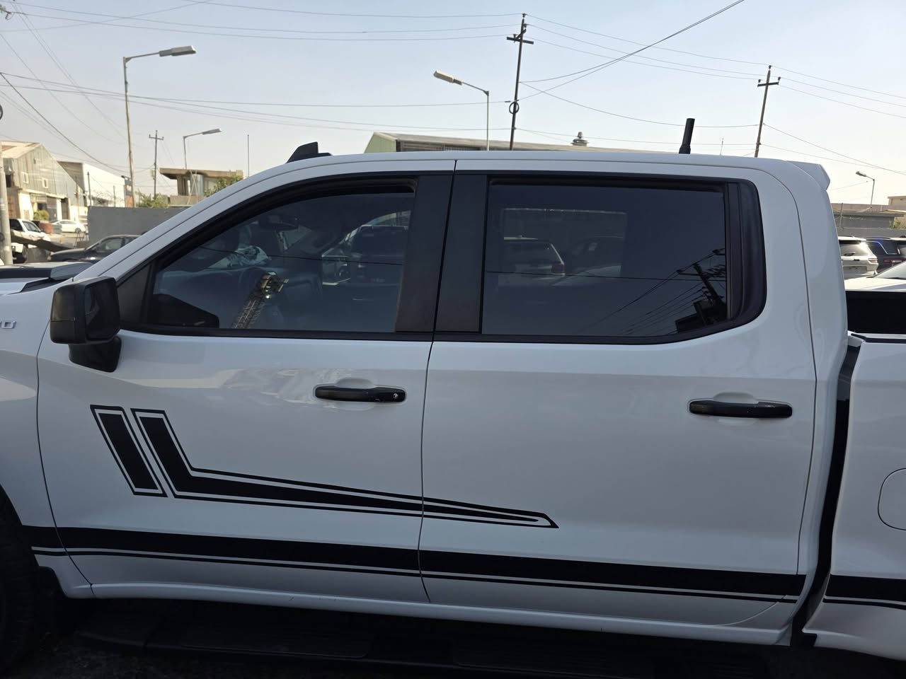 السلام عليكم اخوان
من رخصة اعضاء الكروب المحترمين

سلفرادو موديل ٢٠٢٣  مواصفات كوستم

محرك ٢٧٠٠ 

باب طويل بودي قصير المرغوب

كشنات جلد وهيتر 

كشن كهربائي 

قطعتين تبريد 

لايت زيلون 

بيها كتاب تضليل 

السياره جديده مال جناي

كير ومحرك بشرط 

بيها شبر صبغ بل جاملغ

وبيها شبر تعديل

السياره جديده 

طخم تاير ويل كب جديد

سنويه فحص هزه كله جديد

العنوان اربيل عنكاوه 

للستفسار 

***********

***********

السعر ٢٤٥ وبيها مجال
