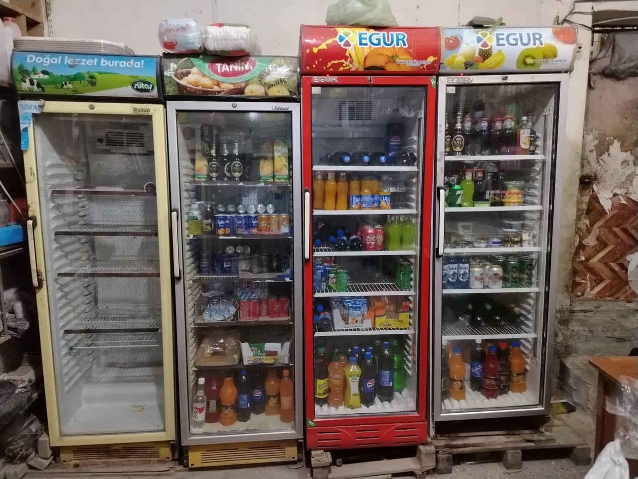 السلام عليكم بيع عارضات ومجمدات شغاله العنوان بغداد حي البتول شارع مدرسه الخيرات.   
***********.    ***********. متواجد على الرصيد وعلى الواتساب
