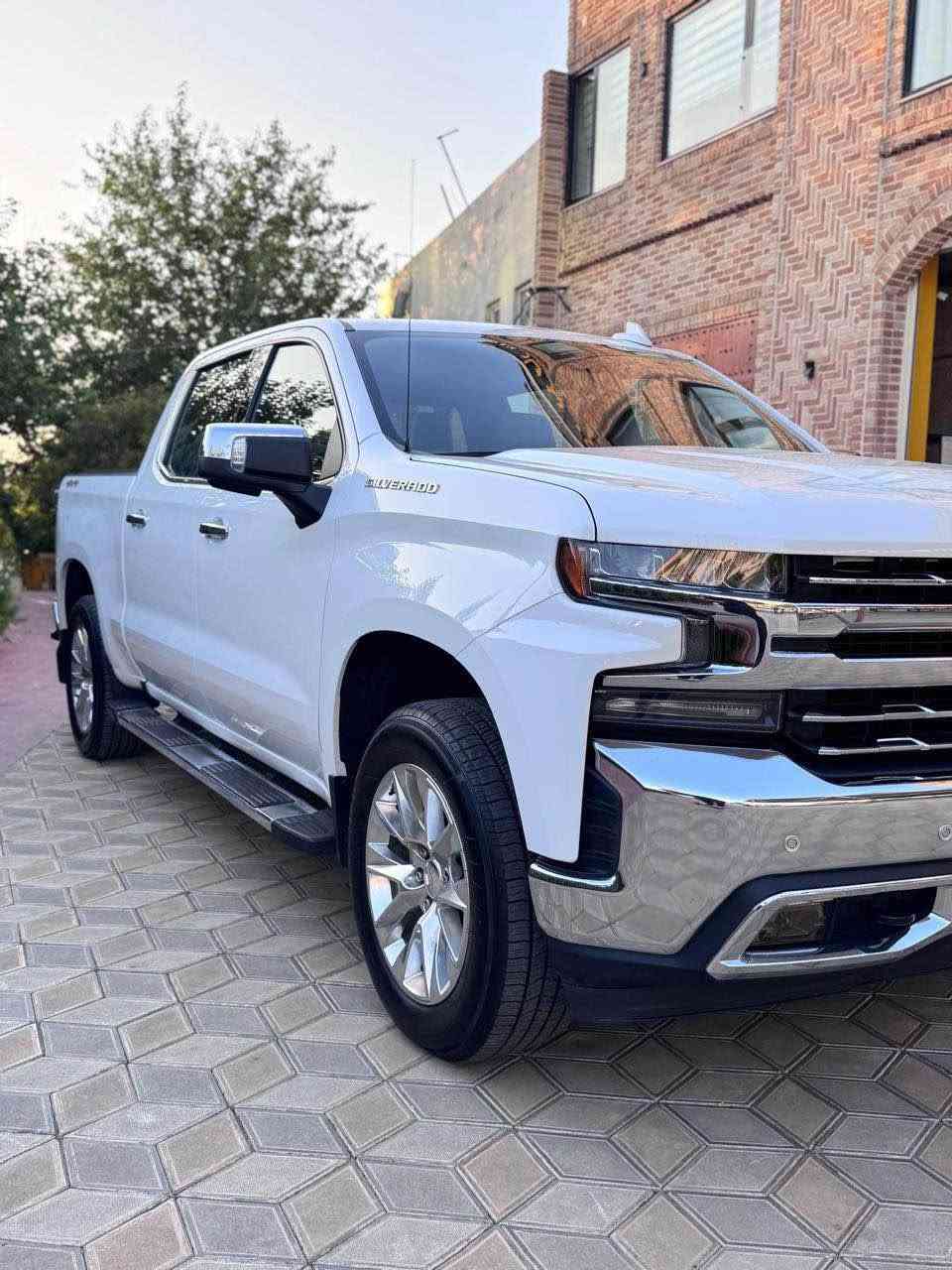 سيلفرادو • V8 • بدون حادث