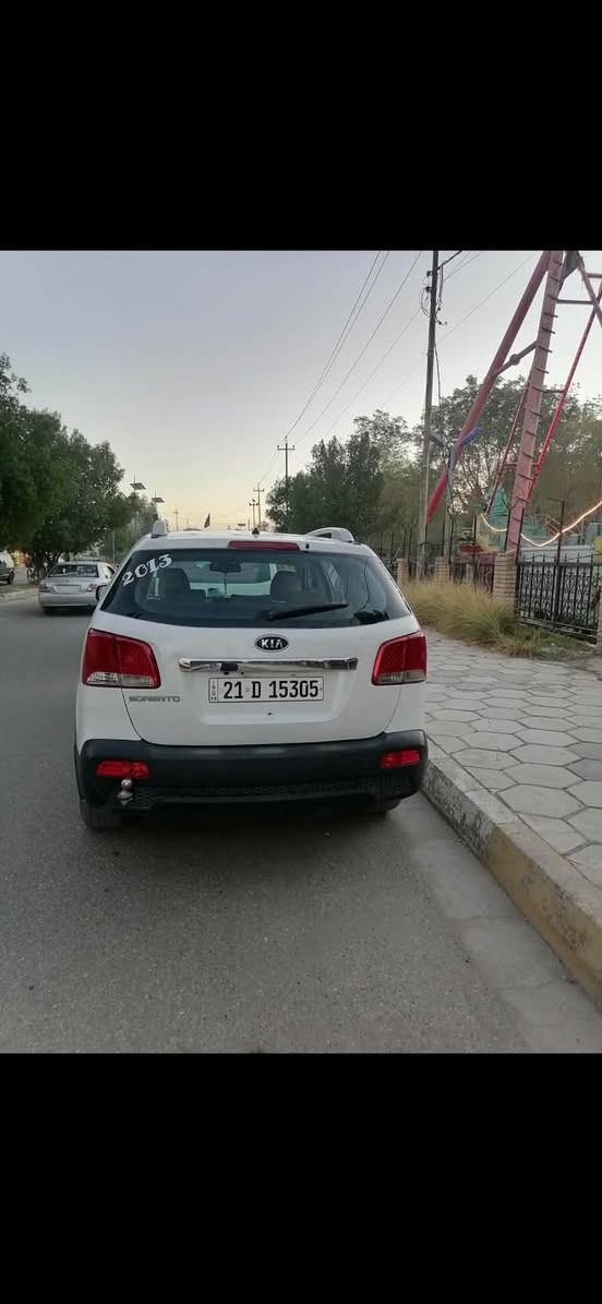 سورنتو مديل13خليجي رقم سليمانية ماشية180صبغ ٣قطع السعر١٣٠ وبيهة مجال للشراي. ***********

نص مكتوب في الصور:
- 2013