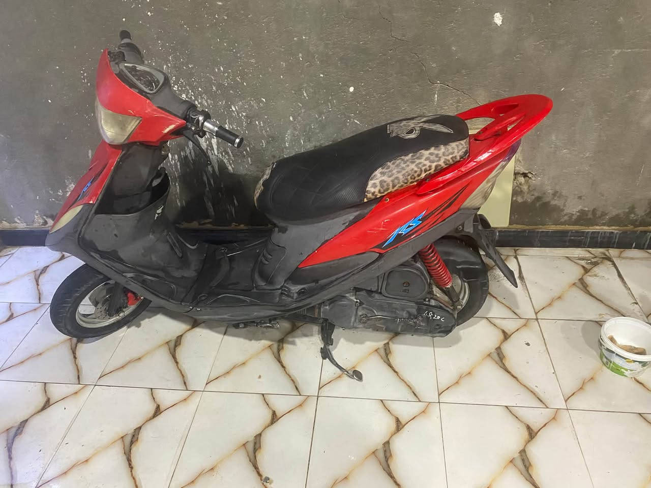 سلام عليكم دراجه ماكس عدله
كلشي اصلي 
كفاله عامه وصل موجود نقوصات بصيطه قفل جنطه +بلك 
كفر ومكينه ختم واحد مكينه بلاد مامفتوحه التواصل خاص او وتساب ***********
