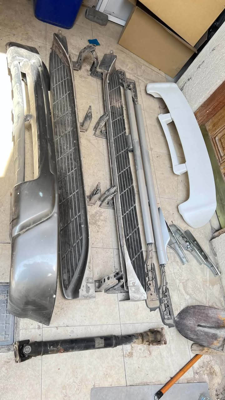 غراض لاندكروز مونيكا مستعملات موديل 2006 للبيع زوج لايت عدسه بيهه ضعف سعر 70 الف
عطر شباك امامي مع الشعار سعر 40 الف
لحيه اماميه لون فيلي بيهه جهه مكسوره سعر 40 الف
دوسات جهتين لون فيلي سعر 100 الف
سبايدرات لون سلفري مع كفرات 4 سعر 90 الف
جناح لون ابيض مع سطاب بريك سعر 70 الف
كلچ مروحه مع زوج زراك لايت سعر 50 الف
فور ويل سعر 100 الف 
مجموع سعرهن كلهن ب 560 الف 
للأستفسار الاتصال على الرقم *********** البصرة, العراق
