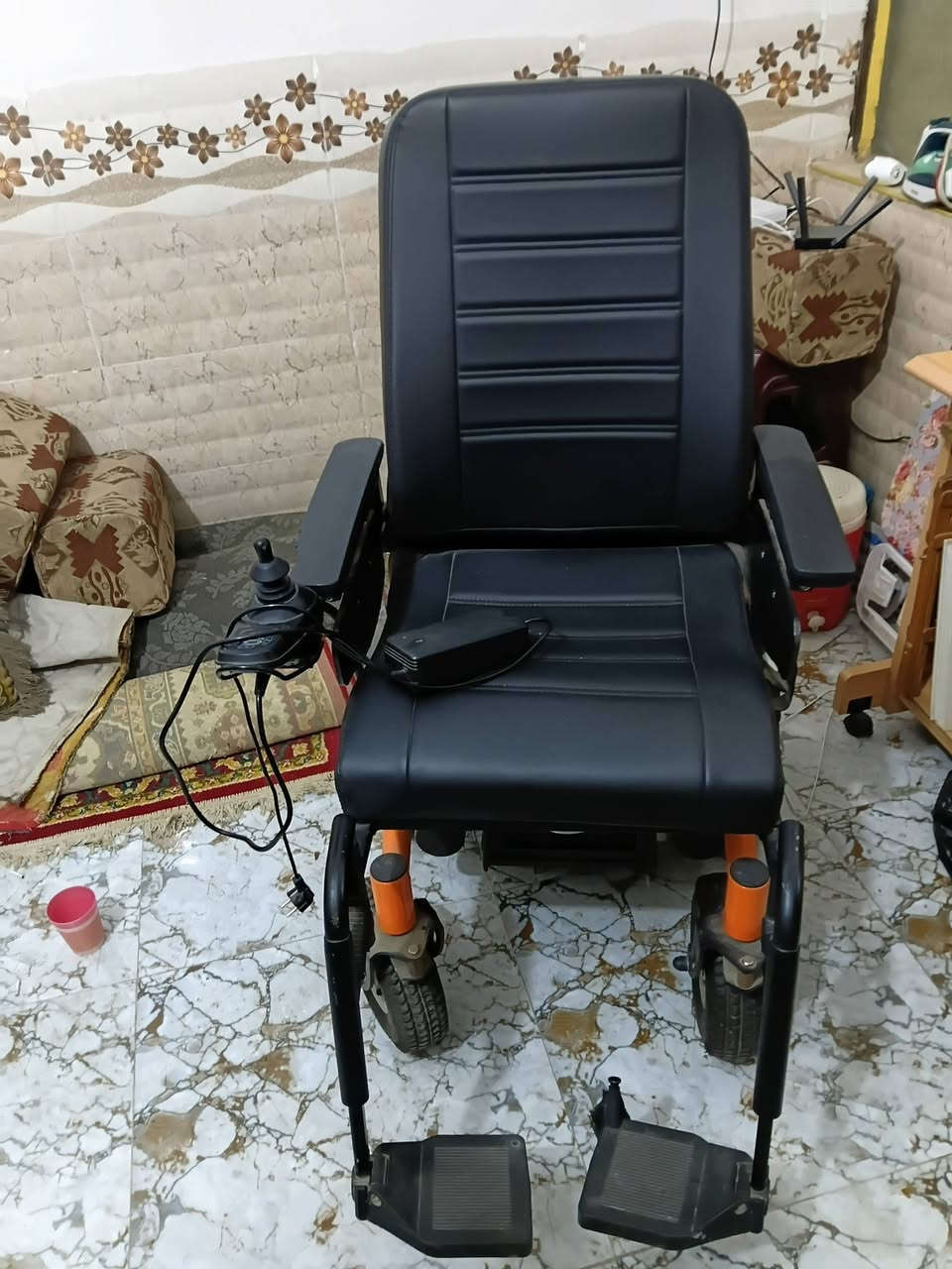 عربانة اوتماتيك معوقين للبيع 
عربانة نظيفة وومستخدمة هواي مصارلي فترة من اخذتها جديده 
سعر 400 مكاني كربلاء شارع ميثم التمار 
تواصل واتس ***********
