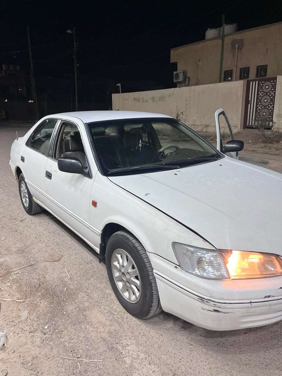 لليدورون نضيف
السعر 60 ورقه وبيها مجال 
سنويه ساقطه ينزل من سعر السياره
كامري خليجي موديل 2001 محرك 4 سلندر 2200 
حداديه صدر جديده 
تايرات جدد
مكينه صافيه 
تبريد خير من الله  
دهن جديد 
مسويلها ادامه عامه كامله بلكات ومجاول وحساسات 
ونوزلات  
بيها ملاحظات بسيطه تجي وتشوفهن وتدلل 
وعندي بطاين بيبان  جدد بعدني ما شادهن 
مكاني بغداد رقم الهاتف ***********

