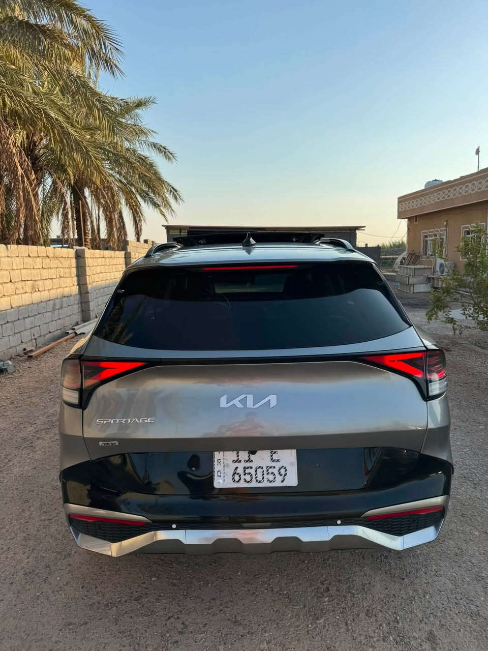 KIA SPORTAGE PLUG-IN  HYBRID SX 2024

📍السياره موجوده في بغداد للتواصل  ***********

كيا سبورتج  هايبرد + بلكن SX 2024 برستيج 

المسافة المقطوعه 45940mi

اللون .سلفر 

محرك. 1600 تيربو هايبرد 

الموديل 2024

مرقم بغداد 

                  ======= الاضافات👇👇 ======

  

فتحة بانوراما 

شاشة كبيره نفكيشن 

رادار امامي

 مانع تصادم

مانع انزلاق 

تحديد مسرب .

نقطة عمياء .

تصحيح مسار 

بصمه تشغيل 

بصمه ابواب 

كاميرا خلفيه 

كاميرا عداد 5 

كاميرا 360

طارة مدفية 

تشغيل عن بعد سياره 

كراسي مدفية + مبرد 

كراسي كهرباء عداد 2 

كراسي جلد 

كراسي ذاكره 

كراسي 5 راكب 

مثبت سرعة

تحكم ستيرن

شاحن وايرلس

هاند بريك كهربائي

حساسات خلفيه + اماميه 

حساسات مانع تجاوز 

ويل قياس 19

دفع رباعي 

باب خلفي كهرباء 

اضويه امامي زنون LED

اضويه خلفيه LED

كشافات LED

دفع رباعي 4X4

نظام GPS+خرائط 

كندشن مركزي امامي او خلفي 

وبلوتوث 

مدخل USB+ AUX

تحريك السيارة عن طريق البصمة 

🚗🚗حادث السياره كما موضح في الصور 🚗🚗

للتواصل /***********
