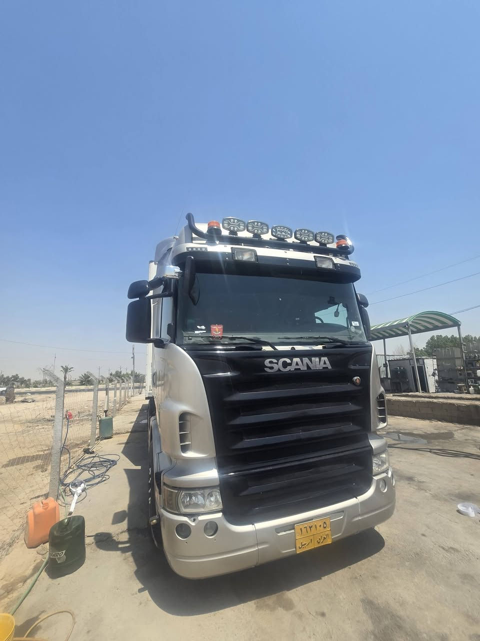 سلام عليكم راس سكانيا موديل 2009 مكينه 420 كير 1000 كوبره صبغ عام شركات مكفوله من الضربه تخم تاير السياره جهزه للعمل سنويه نافذه صار 5سنين ابيع بصمه فقط غير مسؤل عن الضريبه مربوطه براد لافصل ولاربط هل موجود السعر 170 وبيه مجال *********** مكانه النجف
