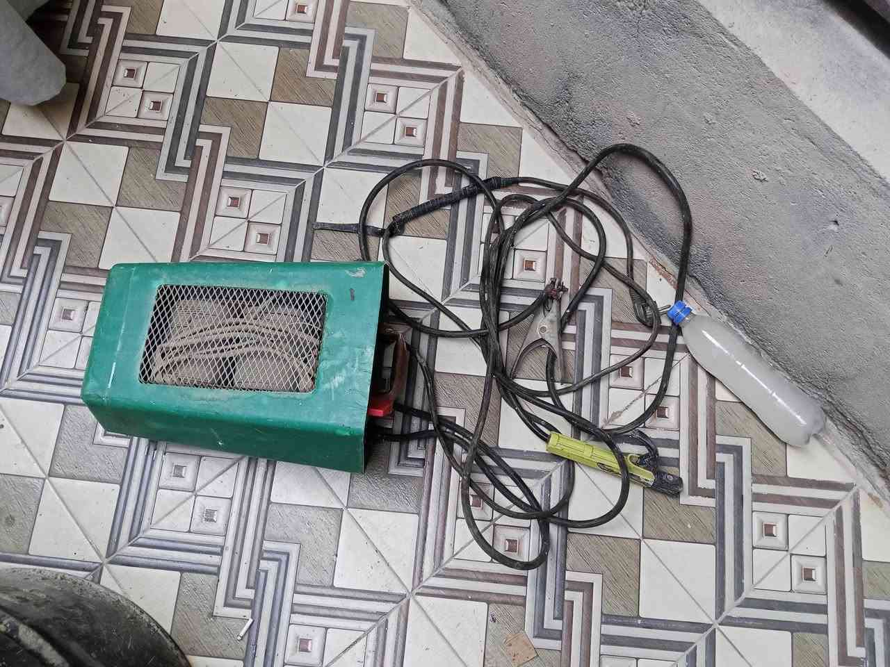 ماكنة لحيم نضيفه بلاديه ما مفتوحه ولا مصلحه تشتغل لحيم وهرش ملف مسطره الشراي يتصل بالرقم *********** وبيه خير ويدلل مكاني بالكوت
