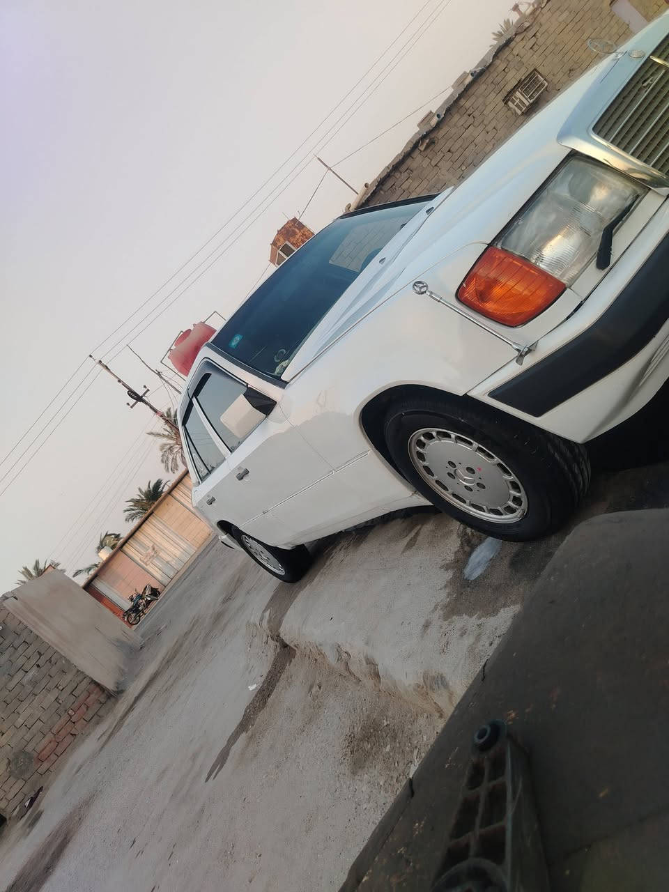 سلام عليكم لبيع مارسدس دب موديل 89رقم بغداد 
حداديه جديده تبريد ثلج جام كهرباي كشنات كهرباي تخم تايرات جدد منضومه زنون قواعد دبل ما معمره مكينه 3000ففتي براص بيها ترايك بيها وين ما يعجبك سياره حلوه وجهازه عله اخير حبايه السعر 60وبيها مجال مكاني ناصريه سوك الشيوخ وهاذا رقمي ***********
