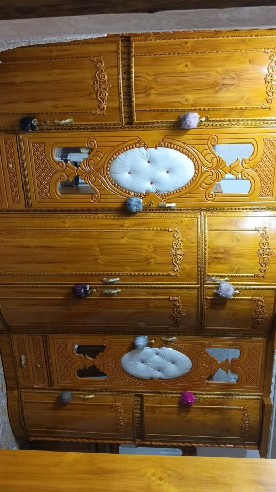 مكلف بالنشر وماعرف السعر
اتصل علي واتساب ويجاوبك

الغرفة مابيها اي ضرر بعدها جديدة ومكانها البلديات 

علي ***********
