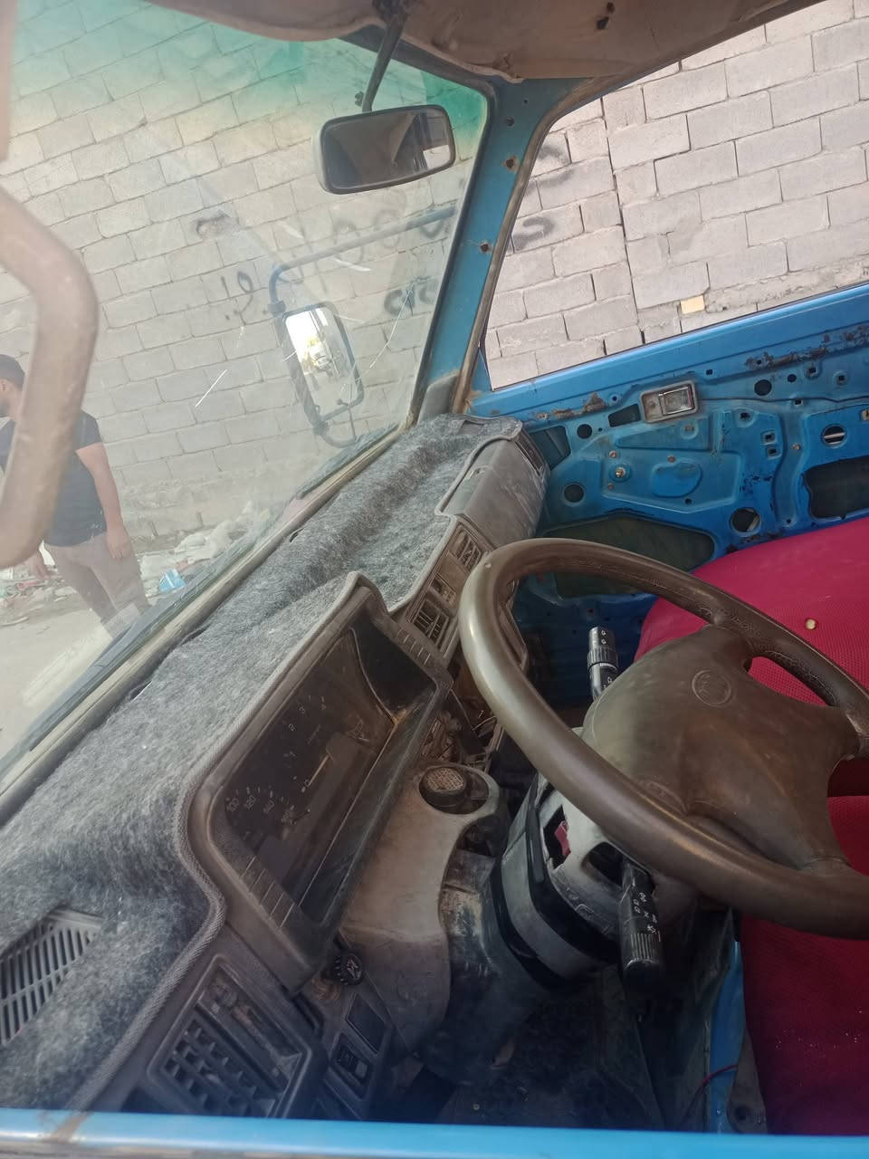 كيا بنكو 93  السياره اصوليه وجاهزه بيها مكينه تحفه نص ديره تشغل.    بيها بس النمره1ماتجي  صاحبها موجود مابيع بدون تحويل.  رقم فحص مسويلي برائه ذمه  مكاني بغداد الشرطه الخامسه   بمقدمه أو قسط مابيع.   سعر 29بيها مجال بسيط***********
