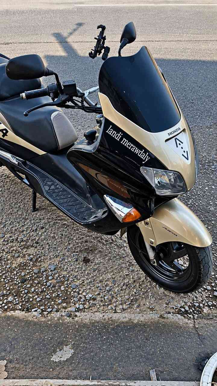 فۆڕزای ٠٦ بۆ فرۆشتن زۆر مەزبوت و بێ عەیبە کارەبای و گشت گیانی بە شەرت شکاوی نییە زۆر مەزبوت و خاوێنە ٤٧ هەزاری حەقیقی ڕۆشتوە مەکینەی کەپسە ١ ٢٥٠ ی مەسرەفی تیا نییە شتی ئەوە پاک و کەم ڕۆشتوو زۆر کەم ماوە سعری ٧٥٠ هەزار و معەمەلە لە سلێمانی م ڕەقەم ***********
