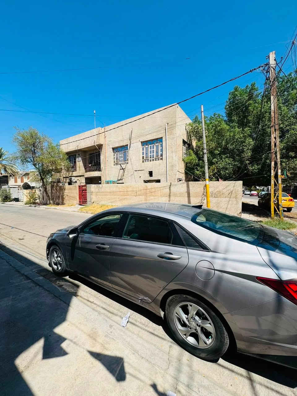 السيارة فول مواصفات 1/1 فتحة ورادارات خلفية وأمامية وجانبية والمري رادار توقف ذاتي وتحديد مسار وقيادة ذاتية وشاحن ابل كاري بلي شاشة متصلة على طول الدشبول سعر 
155 السيارة جداً نضيفة واحلئ بالواقع رقم الهاتف *********** مكان السيارة بغداد
