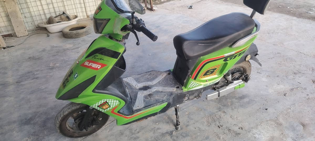 متاح دراجه شحن بطارياتها نص عمر بسعر مناسب
***********
