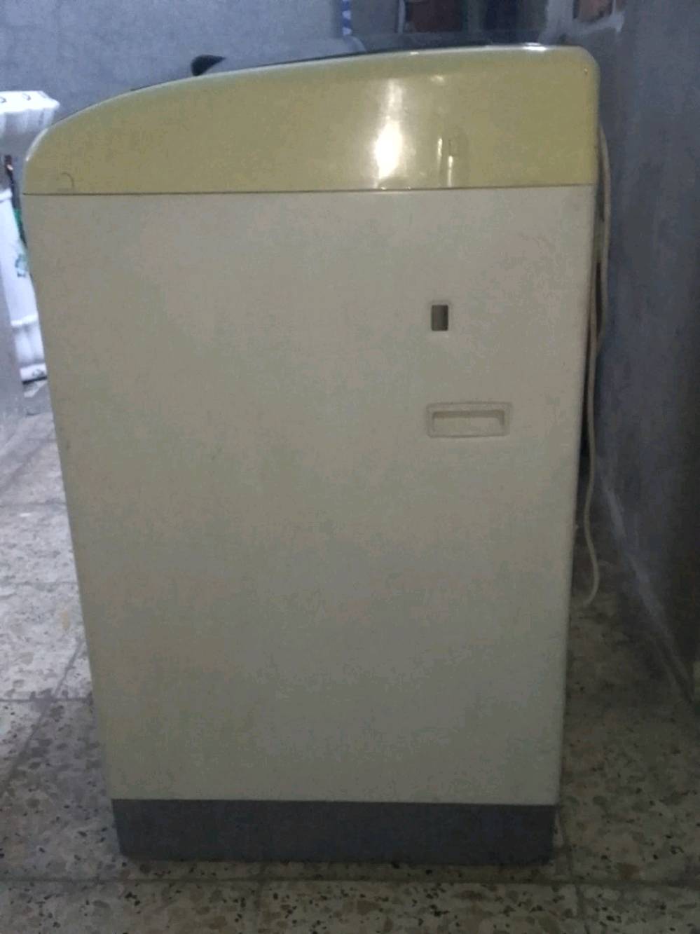 غساله أوتوماتيك مستعمل نضيف وشغال تغسل وتنشف نفسك الوكت . مكاني بغداد زعفرانيه سعرها 200الف وبيها مجال بسيط للاستفسار *********** موجود واتساب وعل رصيد  .