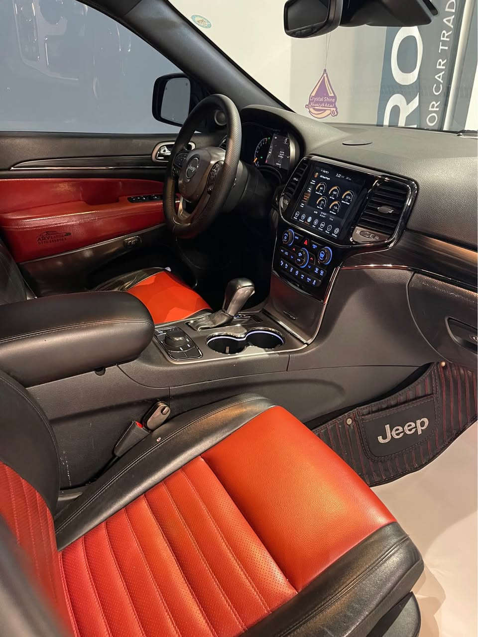 Jeep grand cherokee S 2020
سفری شەریکەی هارلم - کلین تایتڵ - بێ بۆیاخ بێ سارد
تەنها ٩٩ هەزار کیلۆمەتر ڕۆشتووە — دەعامییەکانی PPF کراوە
هەموو سێرفزەکانی لە شەریکە بۆ کراوە - بیلاد ناو سورە 
تازە چوار تایەی بۆ گۆڕاوە - کێڕ و مەکینە و کارەبایی بەشەرت
ڕەقەمەکەی لەگەڵا نیە - کتابی جام ڕەشی بۆ کراوە 
شوێن سلێمانی کۆمپانیای ڕۆژماک 

***********
***********

جیب مودیل ٢٠٢٠ مواصفات S خلیجی 
سیارە سفر شرکە هارلم - کلین تایتل مکفولە کفالە عامە
دعامیە للدعامیە بشرط - ولا تعدیل ولا صبوخ  ولا تکحیل
ماشیە ٩٩ الف کیلومتر — دعامیات تغلیف PPF 
بلادی داخل لون احمر- کیر مکینە کهربائی بشرط 
تاخم تایرات کل جدیدە - تحویل غرامە بشرط
مکان سلیمانیە شرکە روجماک - منطقە صناعیە

***********
*********** السليمانية, العراق
