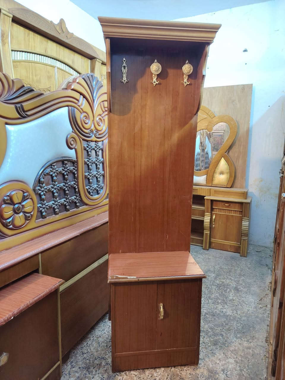 غرفه مستخدمه 6باب سعر450معرض ابو عقيل ميسان حي رساله شارع ماطور قرب صيدليه حازم ***********
