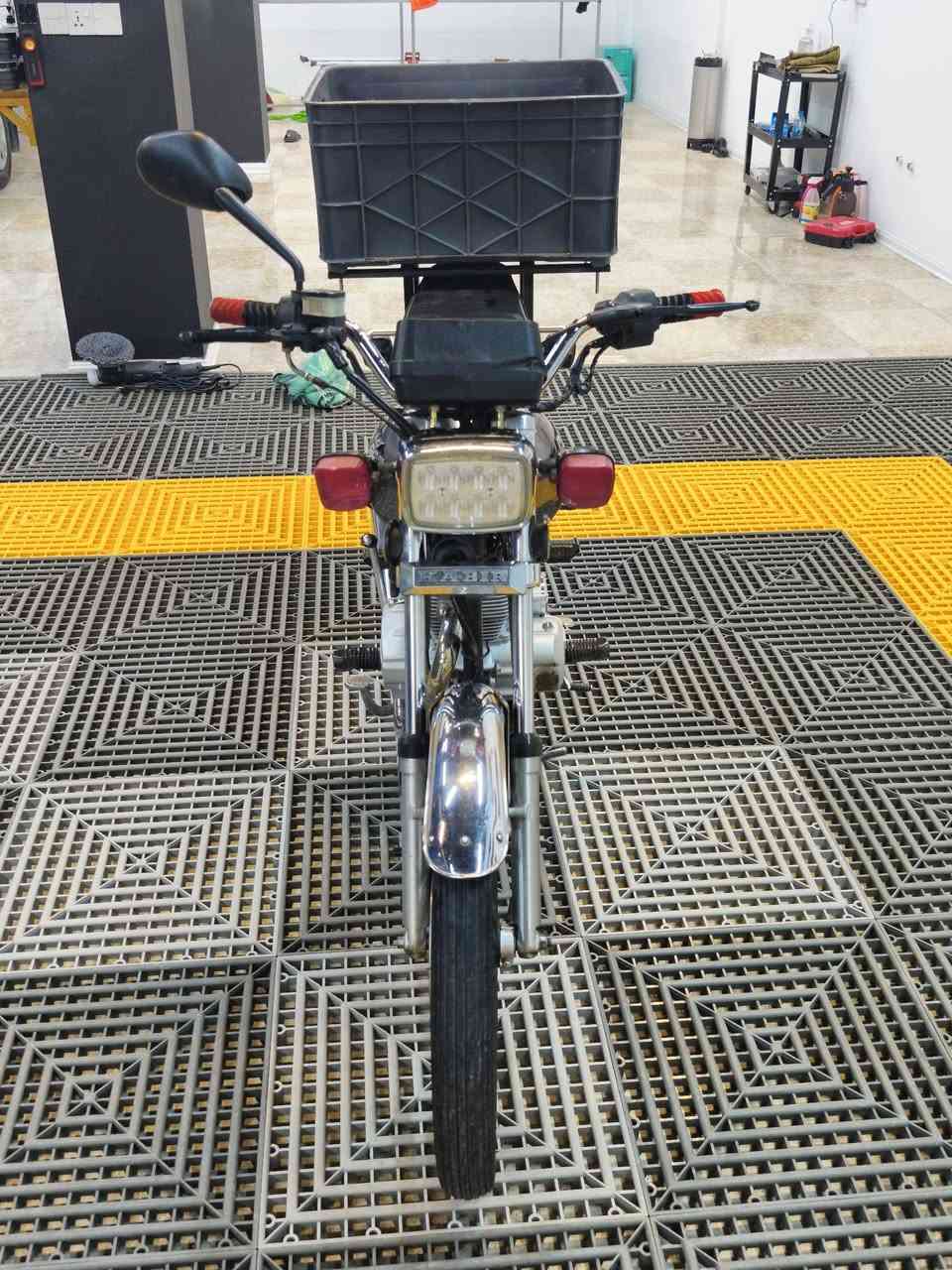 KABIR 200 CC
کەبیر ئێرانی اصل مەکینە ٢٠٠ 
کامل بیلاد تەنها تانکی گەورەی بۆ بەستراوە 
هەموو شتێکی ئیش دەکات تەنها کیلۆمەتری خێرایی و ڕێژەی بەنزینی لەکار کەتووە 
نرخ : ٧٠٠٫٠٠٠
شوێن : ڕانیە ـ چوارقوڕنە
ژ.م : ***********
***********
