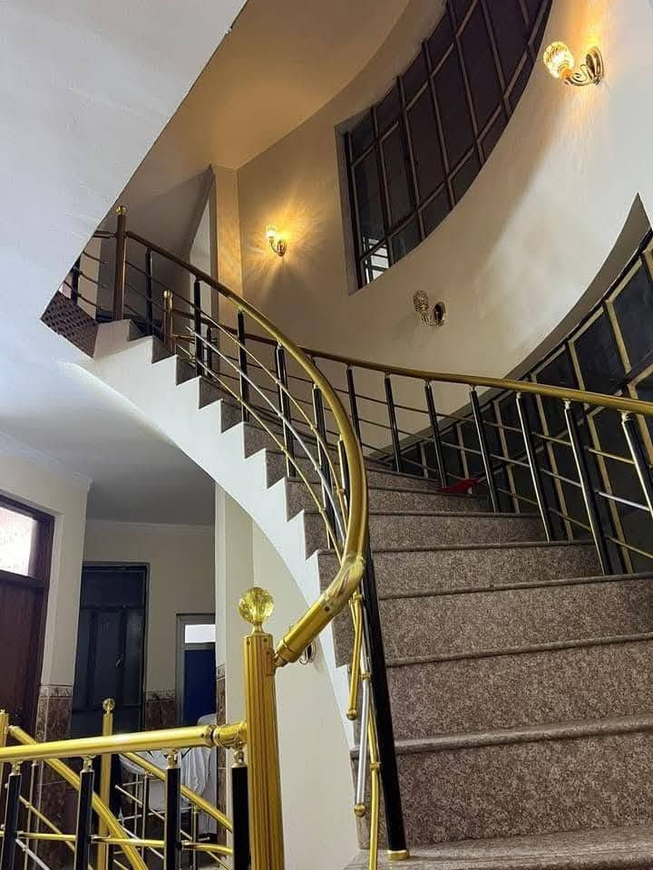 🏠 للبيع دار سكنية مسلحة – حي التجار
📐 مساحة الأرض: 170 م²
📏 الواجهة: 8.5 م
📏 النزال: 20 م
🏢 الدار: 3 طوابق
🛏️ عدد غرف النوم: 6 غرف
🚗 كراج
🏠 خدمات خارجية
✨ واجهة مرمر
🎨 السقوف: مغربي بالكامل
⭐ الدار درجة أولى

📍 الموقع: مقابل الأسواق المركزية – حي التجار

📞 للاستفسار والاتصال:
***********
