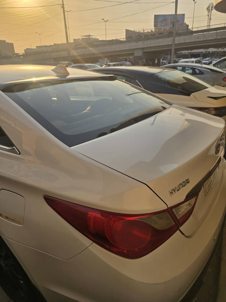 سوناتا ٢٠١٢ خليجي ابيض 
مكلف بالنشر للاستفسار الاتصال على الرقم ***********
سيارة فول نضافه واحبى من الصور 
قطعتين بنيد مبدل بلادي بدون صبع وشويه بالجاملغ 
سيارة ترايها وين ميعجبك 
رقم انبار مكانها فلوجة الفلوجة, الأنبار
