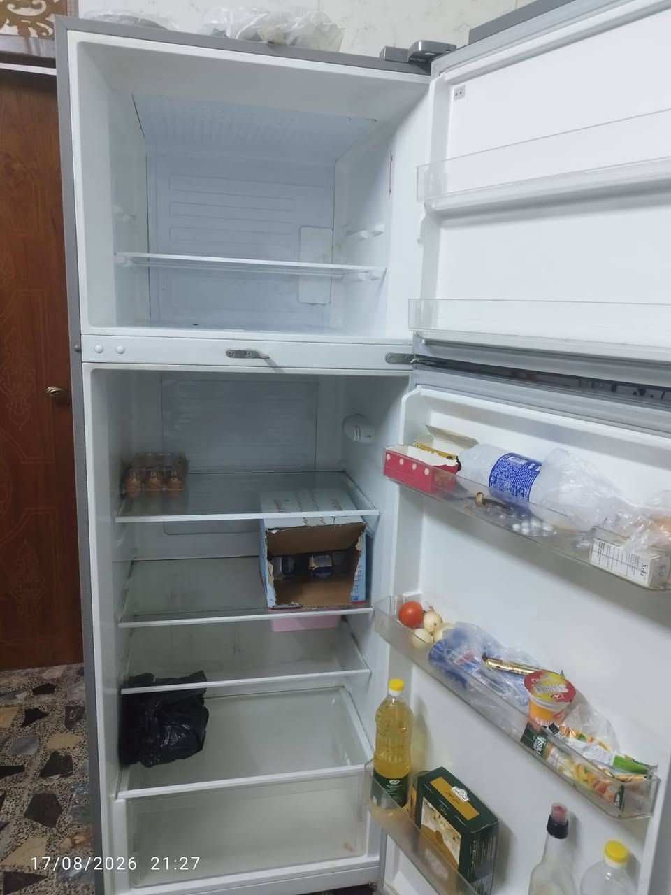 مرحبا بنات غراض بيت للبيع
تخم 10مقاعد
ثلاجه حجم كبير
دوشك نفرين تركي مستخدم قليل
طباخ 5عيون نضيف وشغال 
بايسكل
تنور 
بطانيات جديده نفرين
للاستفسار واتساب ***********
مكاني بغداد
