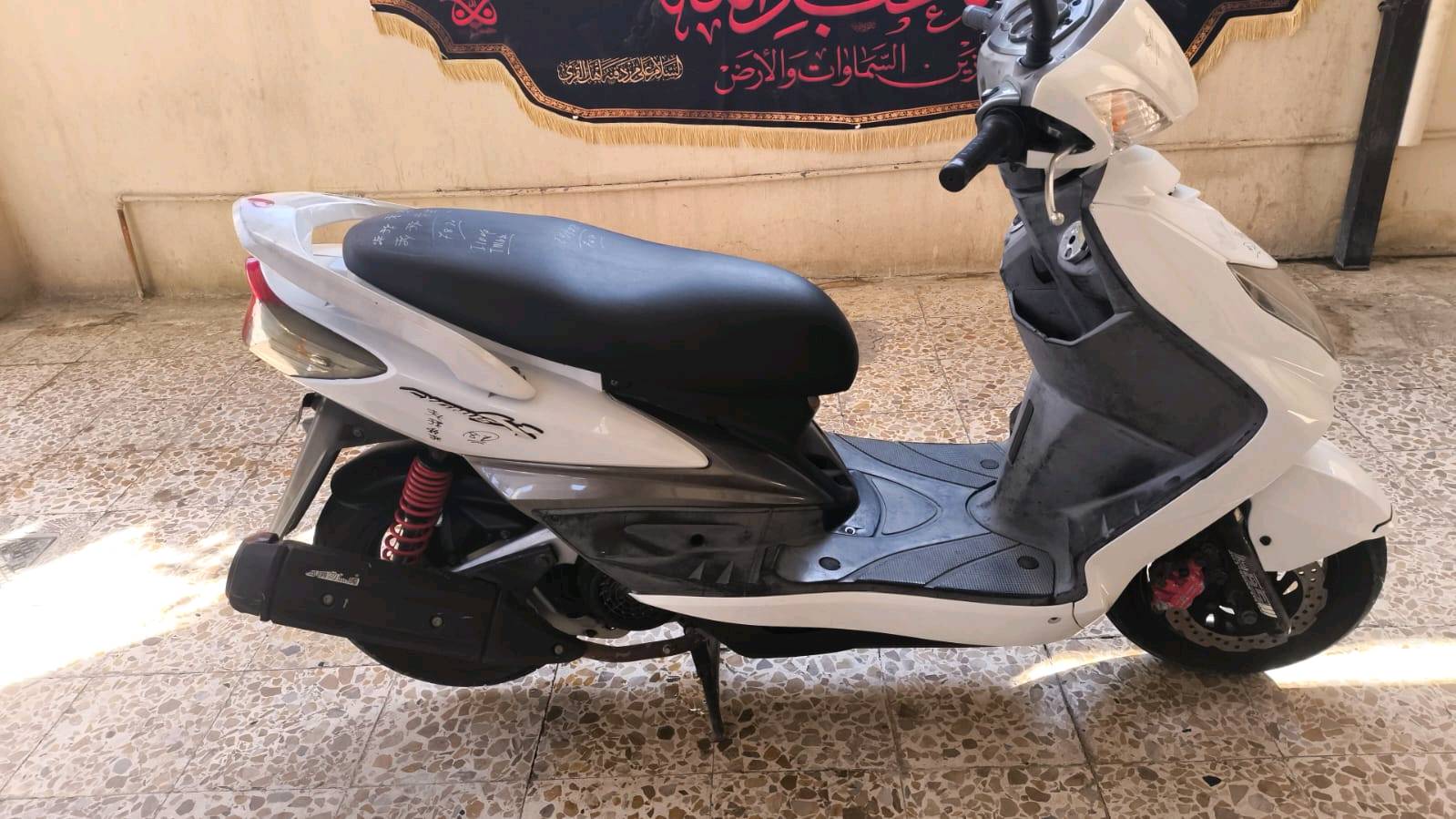 سلام عليكم دراجة سكنس فحل نوزل نضيفة قبل كم يوم ماخذهة تجي شوف تاخذ وتروح بعد مترجلعي لين اني محتاج فلوس دراجة ممفتوحة نضيفة بكاني بغداد الصالحية 850 ***********