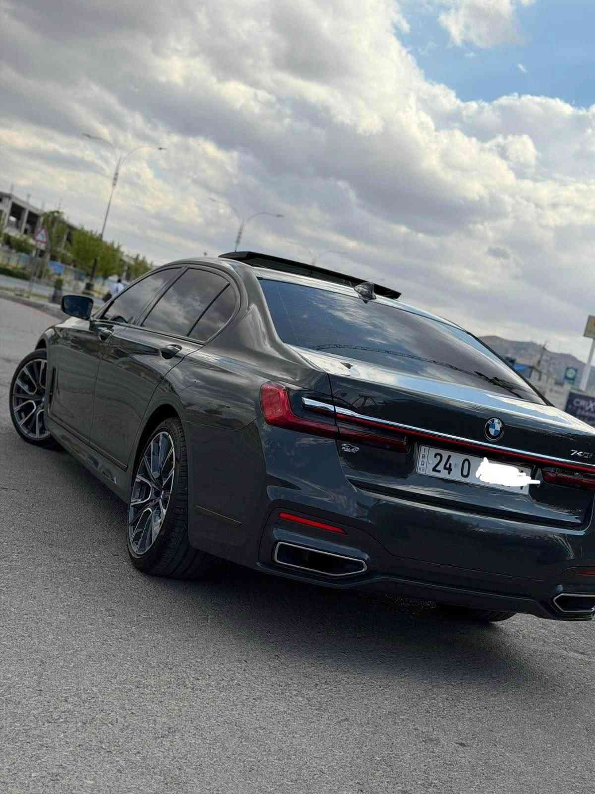 بي ام 740i • M باكج • ٢٠٢٢