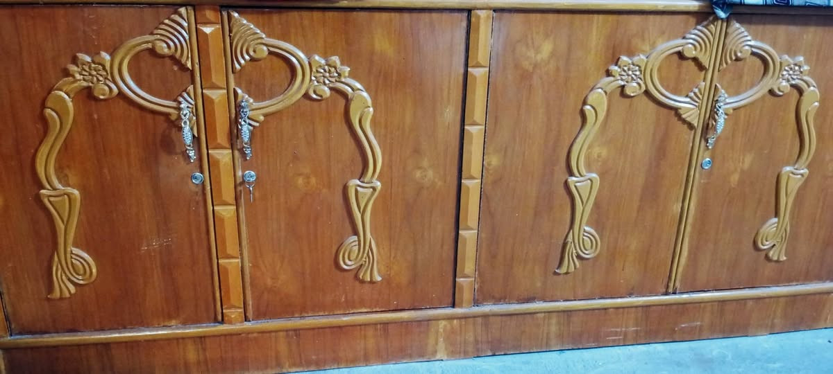 السلام عليكم  لبيع بوفيه 6 بيبان صاج   السعر 275  التواصل على نفس الصفحه أو الاتصال على الرقم ***********
