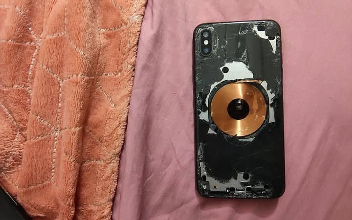 ايفون اكس اس ماكس مكفول من فتح بطاريه ٧٥ ذاكره٢٦٥ فقط ضهر عوزه جهاز مامفتوح  سعر175 //  ‪ ***********‬
