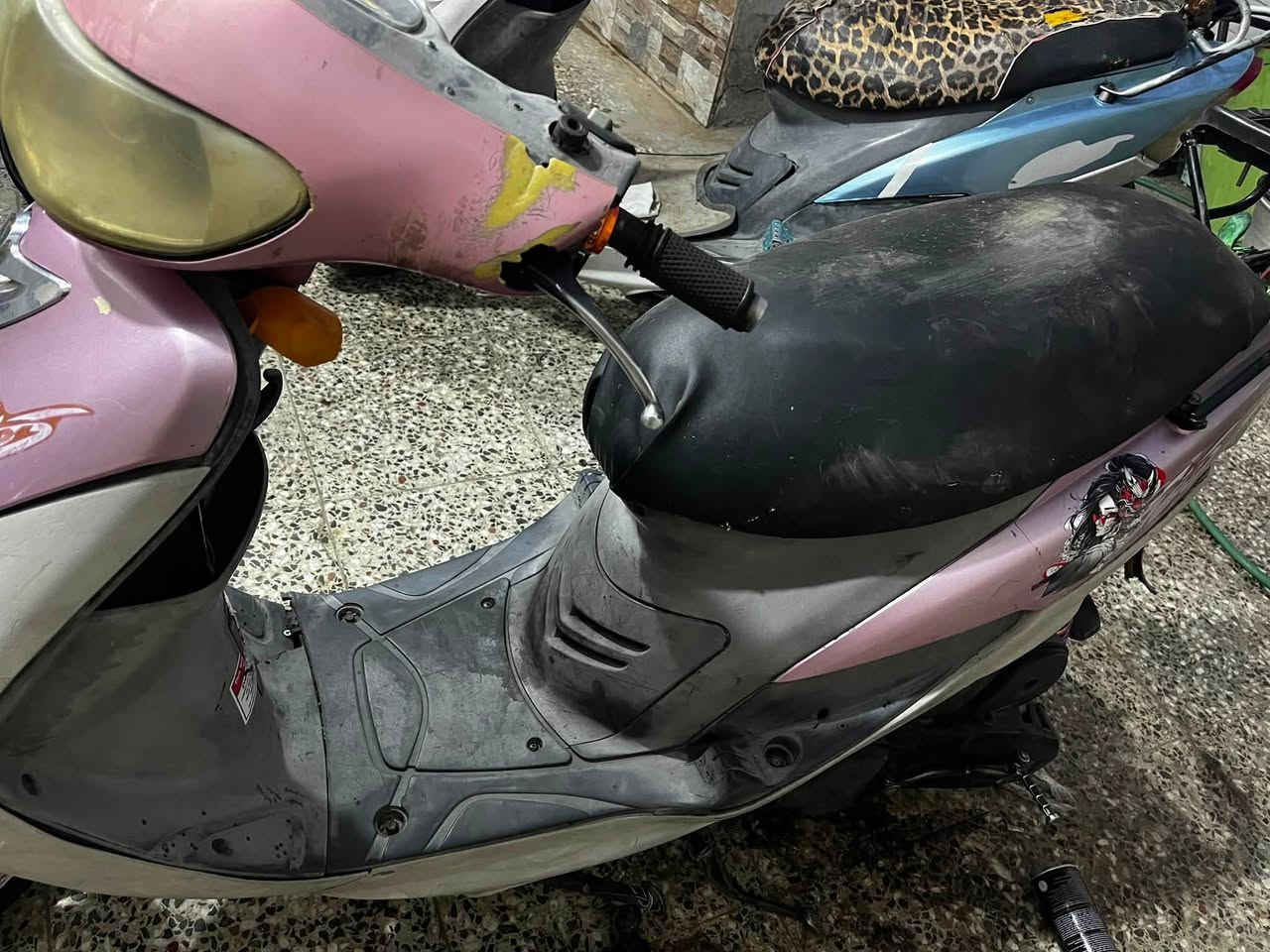 ماكس منغولي نكره سلف دراجه مرتبه ما بيه اي نقص بس صوت بلصانصه دراجه ملحه  سعر 425 مكان بغداد بلديات ***********

